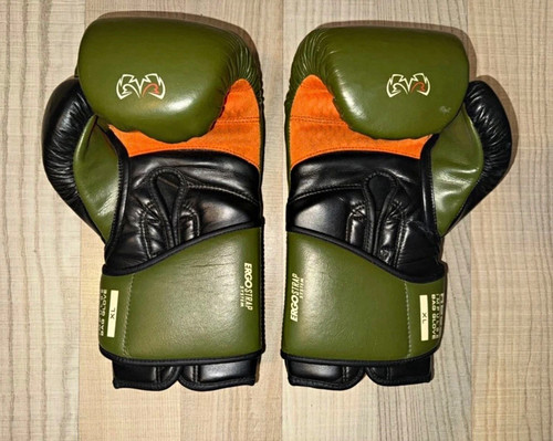 Rival boxing rb60 - bag, gloves