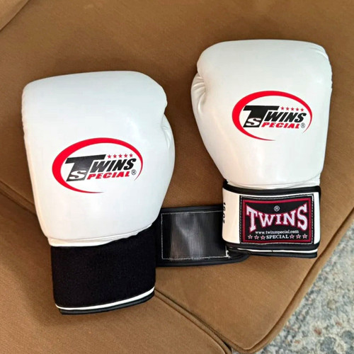 Twins special white training - twins,