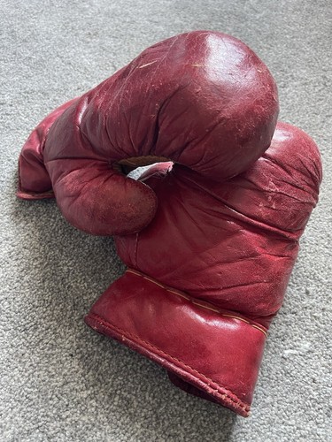 Vintage red and tan - red,